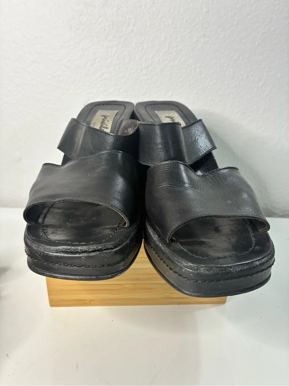VTG Privilege Paris 40 Women’s 90s Black Leather Platform Wedge Slide Sandals